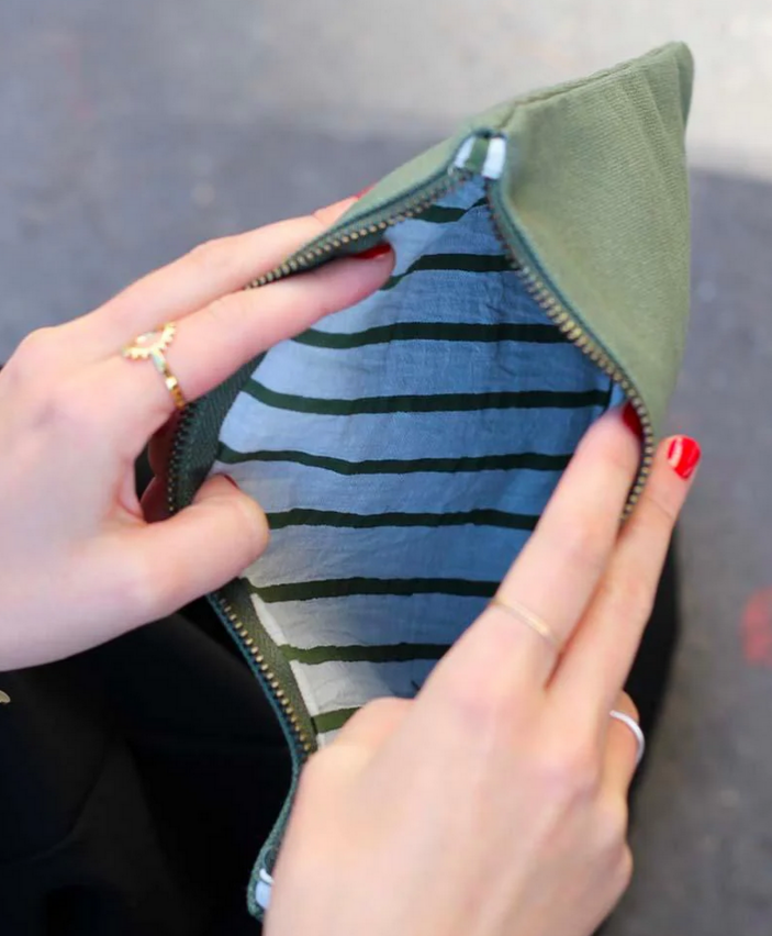 Pochette EMA, Hindbag