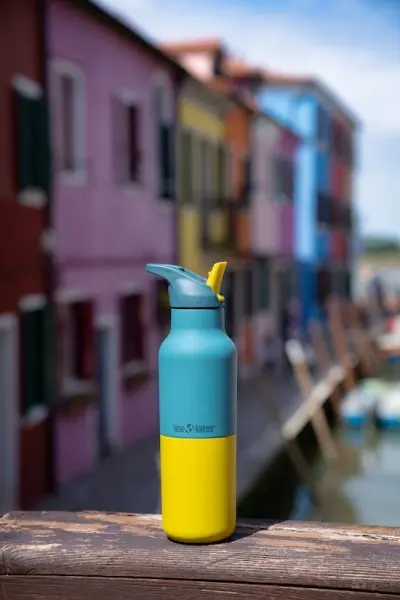 Klean-Kanteen-Isolierflasche-Rise-Classic-Kaleidoscope-Brittany-Lifestyle1_600x600.webp