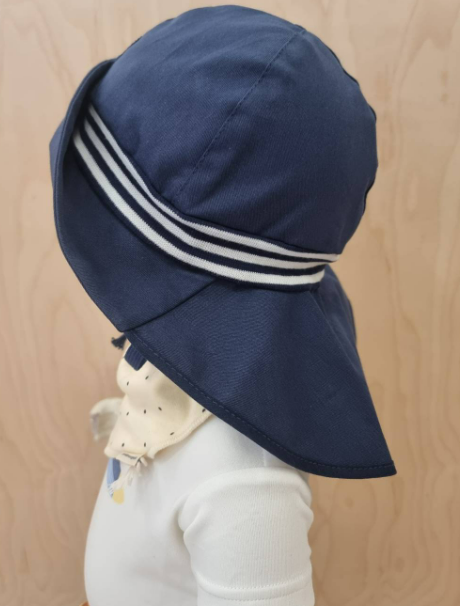 Sun hat fire brigade with rope,  PICKAPOOH