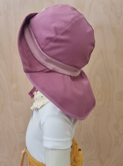 Sun hat fire brigade with rope,  PICKAPOOH