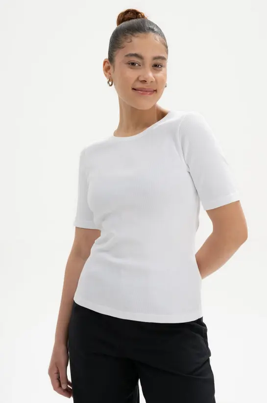 Women's short-sleeved ribbed shirt "JASLEEN", Mela